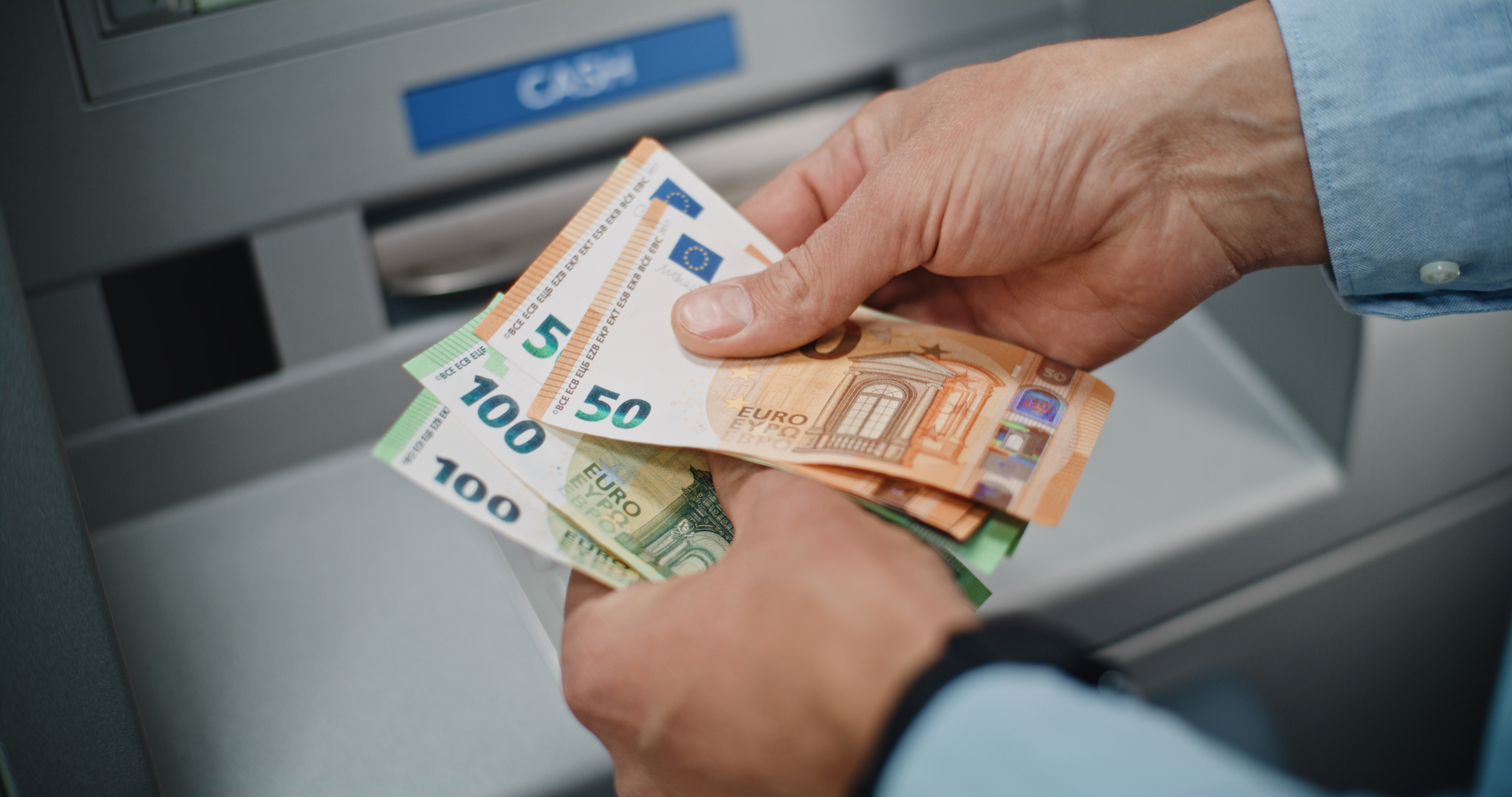 Gestión de efectivo en cajero automático