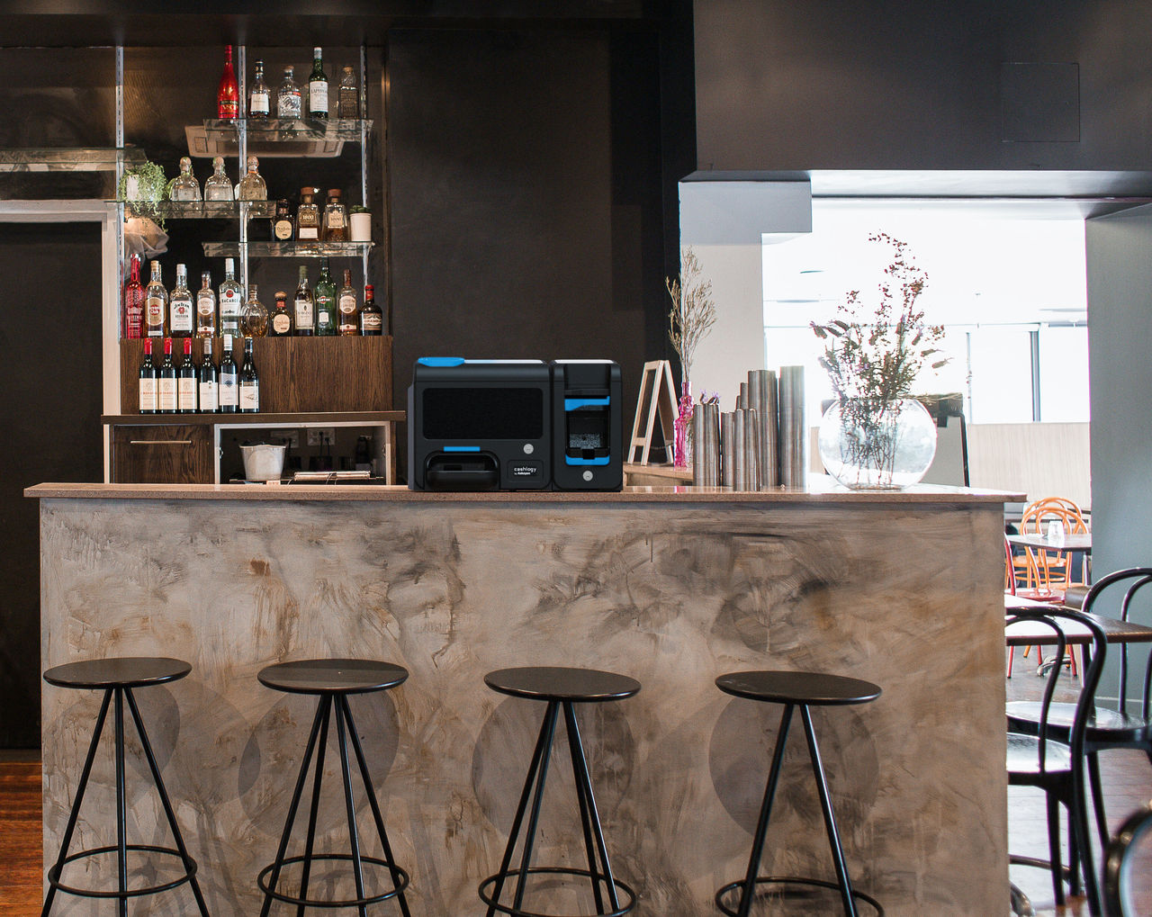 Imagen ilustrativa de un cajón inteligente en un negocio