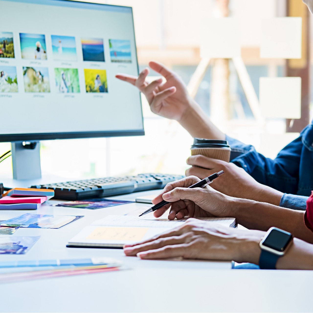 Imagen ilustrativa de servicios integrados en Logista Strator